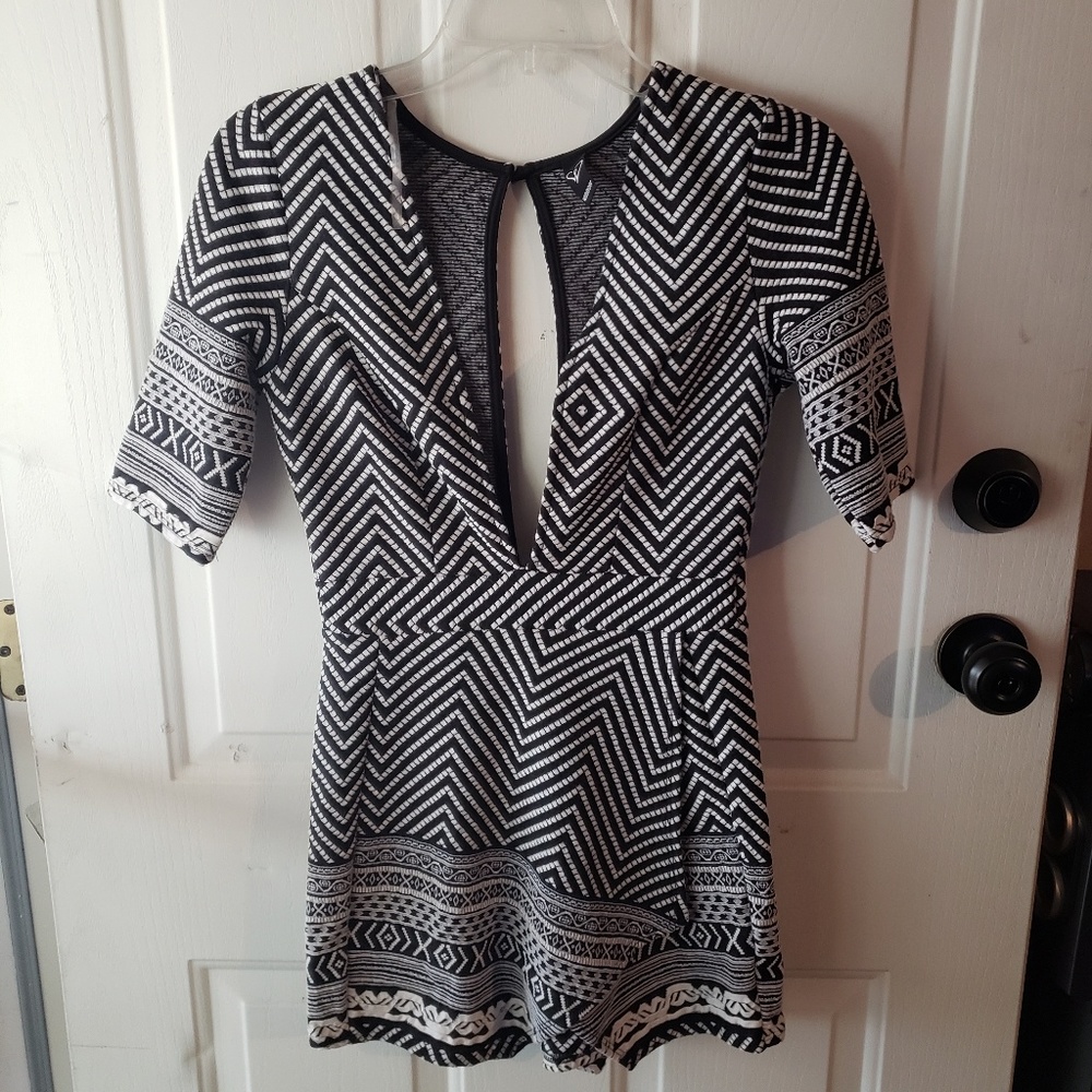 Windsor Romper- Blank and White